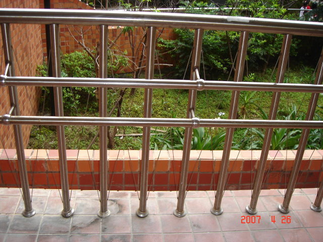 走廊扶手--不鏽鋼材質