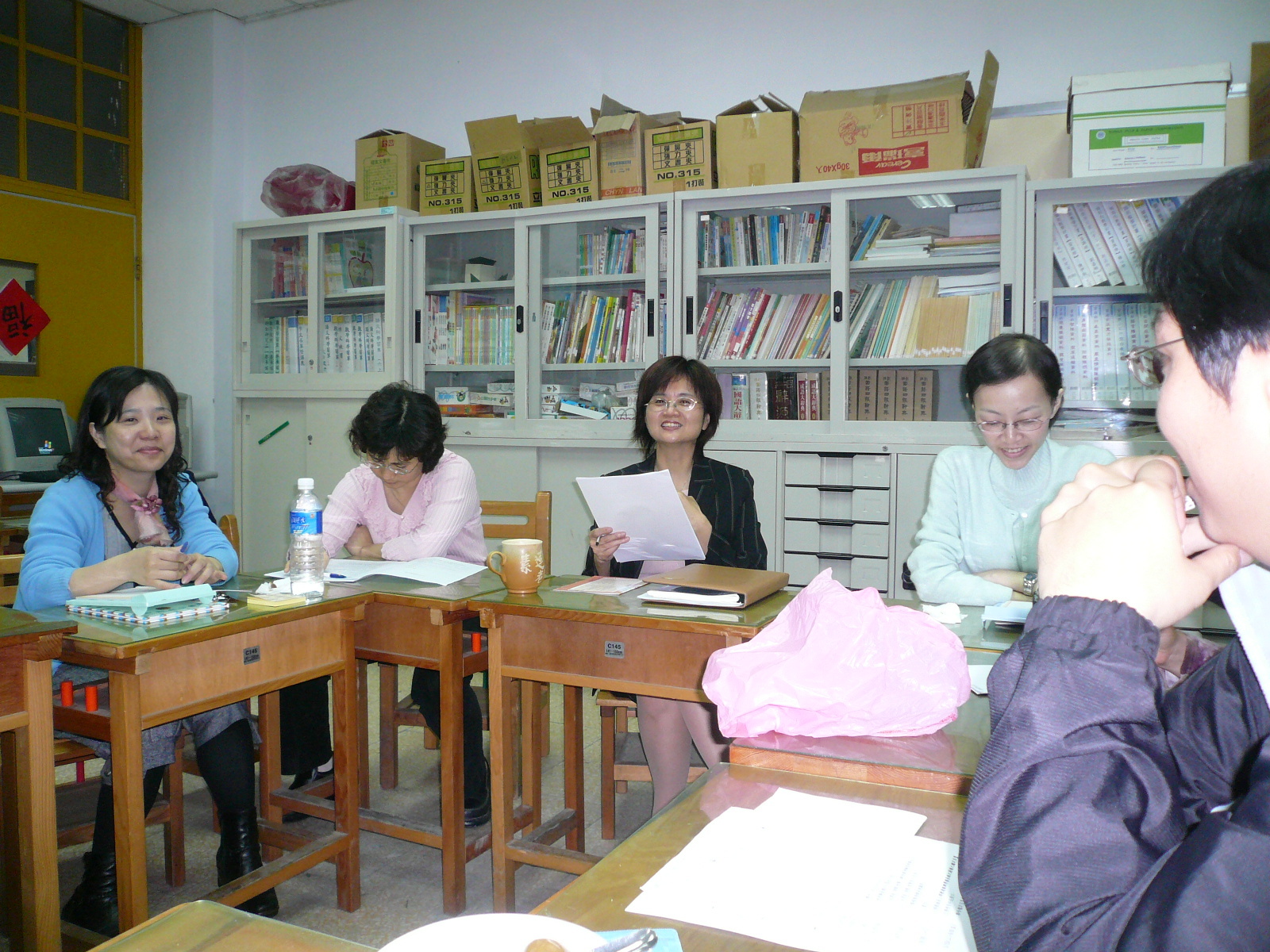 輔導室與資源班教師每月開會